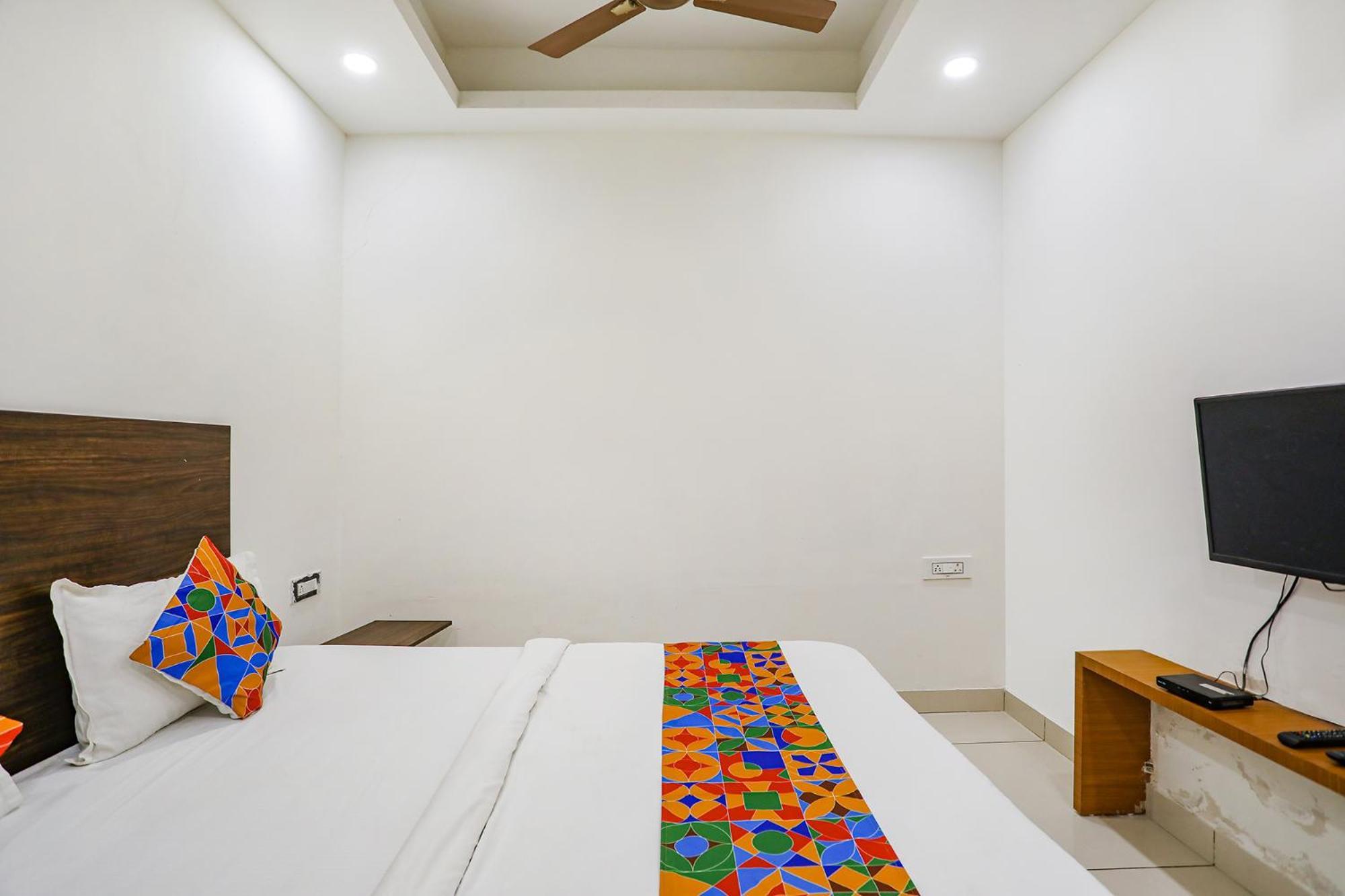 Fabhotel Kinsfolk Ghaziabad Exterior photo